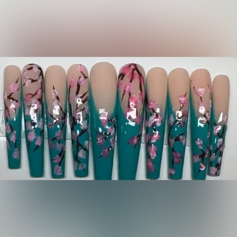 Sakura press on nails
